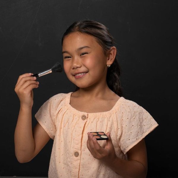 fao-schwarz-fashion-activity-and-roleplay-25-piece-stunning-style-makeup-vanity-set-32262761873495_720x-2 fao-schwarz-fashion-activity-and-roleplay-25-piece-stunning-style-makeup-vanity-set-32262761873495_720x-2