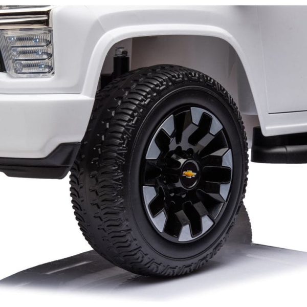 freddo-outdoor-24v-4x4-chevrolet-silverado-2-seater-ride-on-truck-for-kids-white-31443897385047_720x freddo-outdoor-24v-4x4-chevrolet-silverado-2-seater-ride-on-truck-for-kids-white-31443897385047_720x