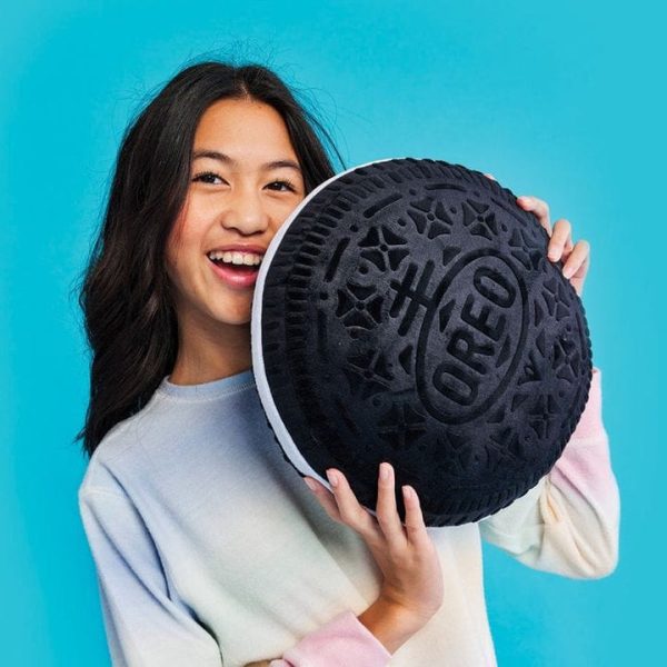 iscream-fao-schweetz-oreo-cookie-embossed-plush-1125825225_720x iscream-fao-schweetz-oreo-cookie-embossed-plush-1125825225_720x
