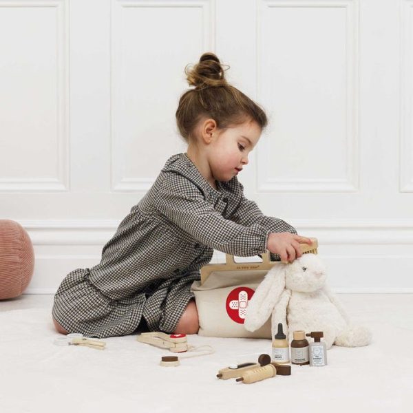 le-toy-van-preschool-10-piece-animal-vet-pretend-play-set-1153095532_720x-4 le-toy-van-preschool-10-piece-animal-vet-pretend-play-set-1153095532_720x-4