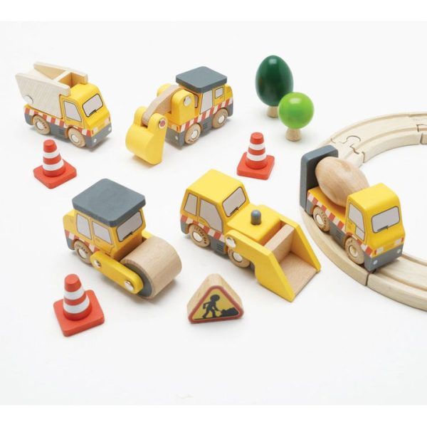 le-toy-van-preschool-7-piece-wood-construction-toy-cars-trucks-diggers-set-32562638913623_720x-6 le-toy-van-preschool-7-piece-wood-construction-toy-cars-trucks-diggers-set-32562638913623_720x-6
