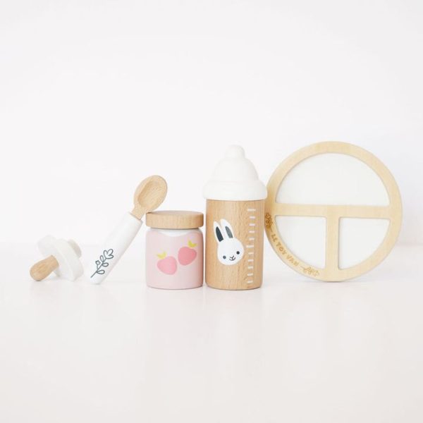 le-toy-van-preschool-dolls-nursing-kit-bag-8-pieces-1153095514_720x-2
