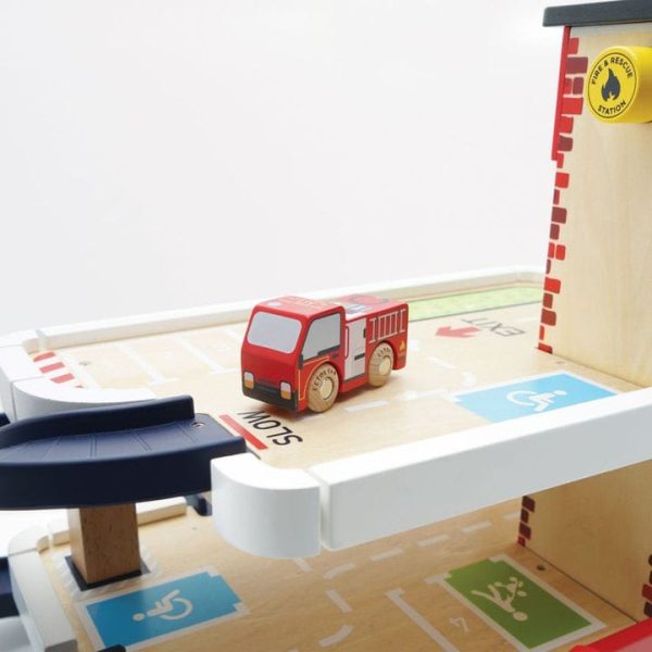 le-toy-van-preschool-fire-rescue-wooden-garage-31480125161559_720x-9 le-toy-van-preschool-fire-rescue-wooden-garage-31480125161559_720x-9