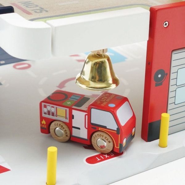 le-toy-van-preschool-fire-rescue-wooden-garage-31480125816919_720x-9 le-toy-van-preschool-fire-rescue-wooden-garage-31480125816919_720x-9
