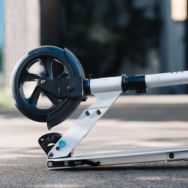 micro-kickboard-outdoor-micro-classic-scooter-matte-silver-32481357037655_720x-1 micro-kickboard-outdoor-micro-classic-scooter-matte-silver-32481357037655_720x-1